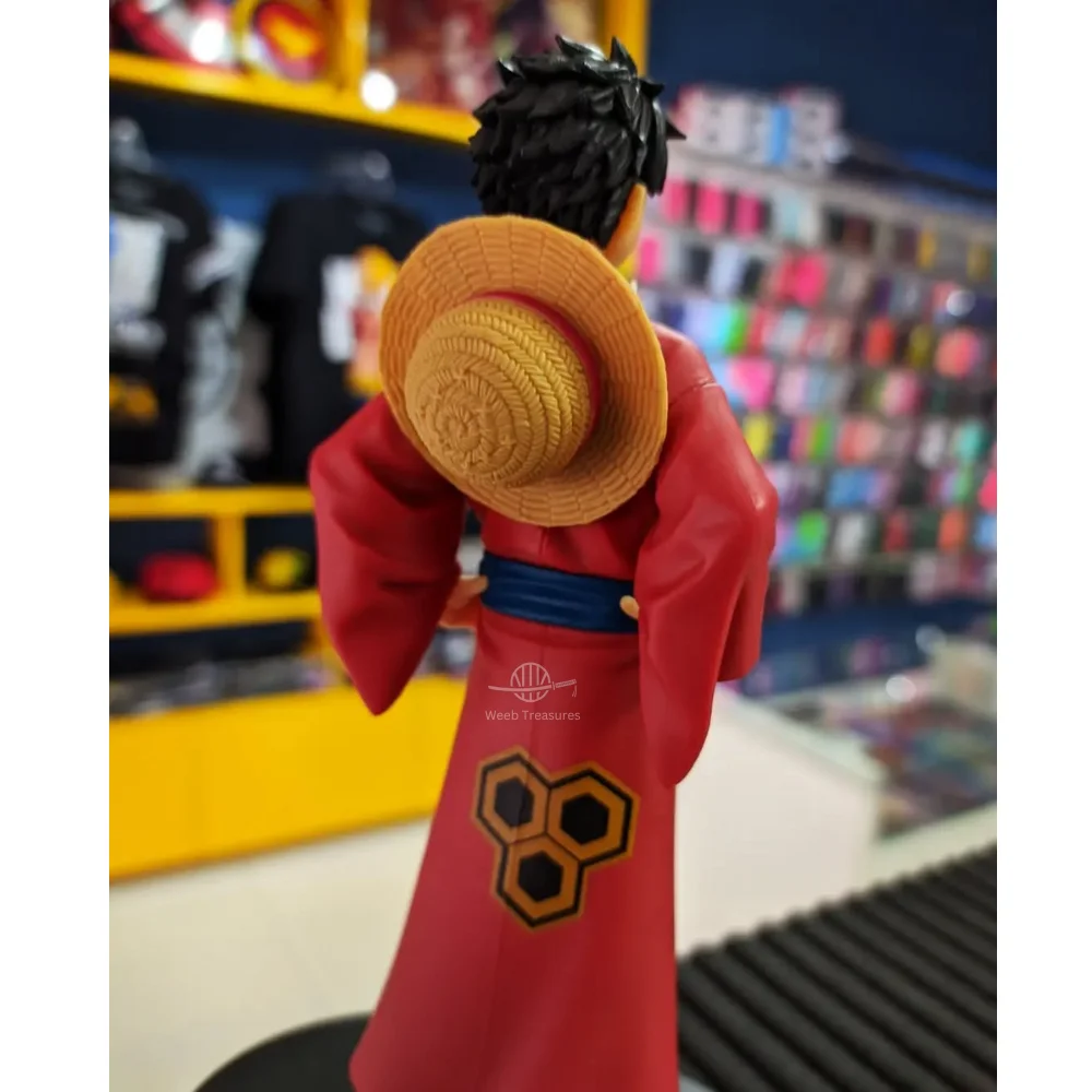 Luffy Red Kimono with Deluxe Cloak Action Figure (18 Cm Height) - One Piece - Image 3