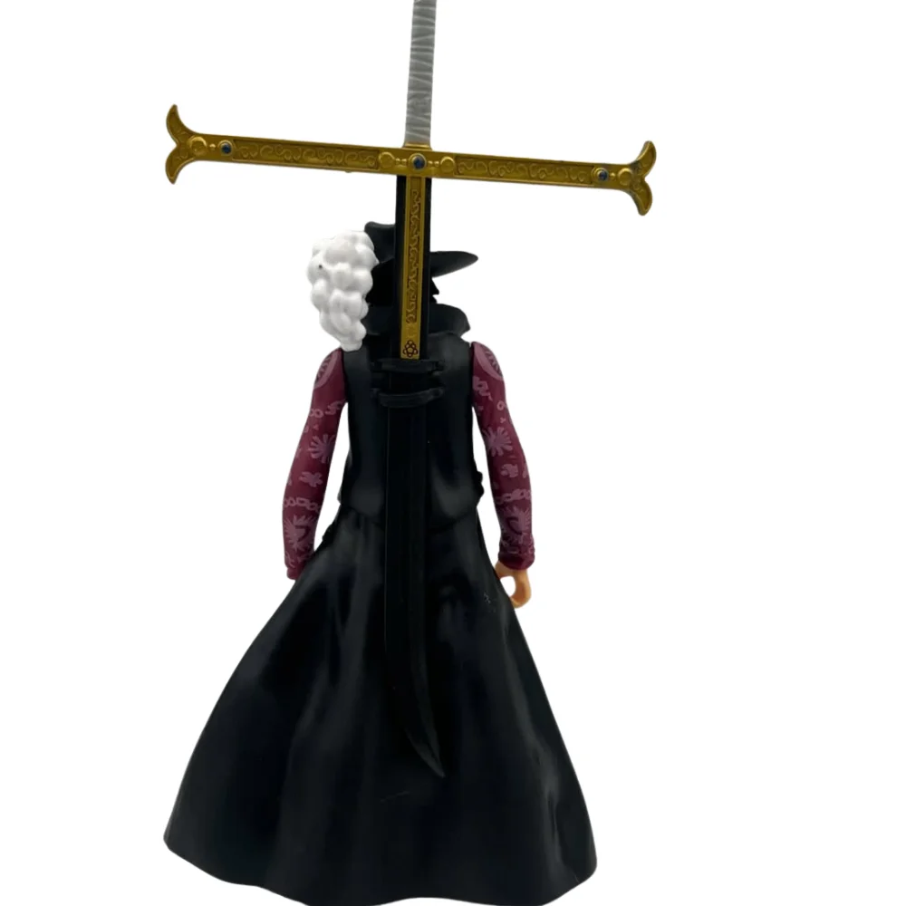 Dracule Mihawk with Sword Action Figure (20 Cm Height) - One Piece - Image 4