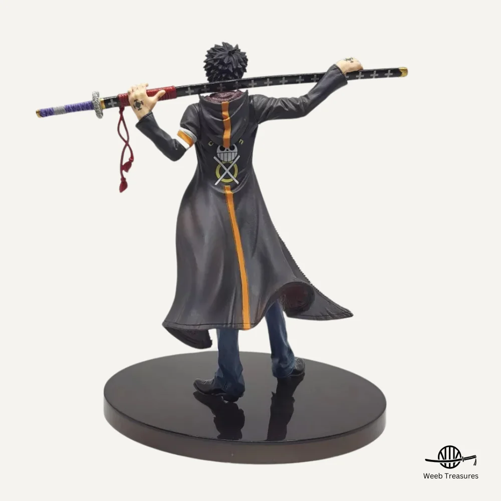 Trafalgar Law Standing Pose Action Figure (20 Cm Height) - One Piece - Image 4